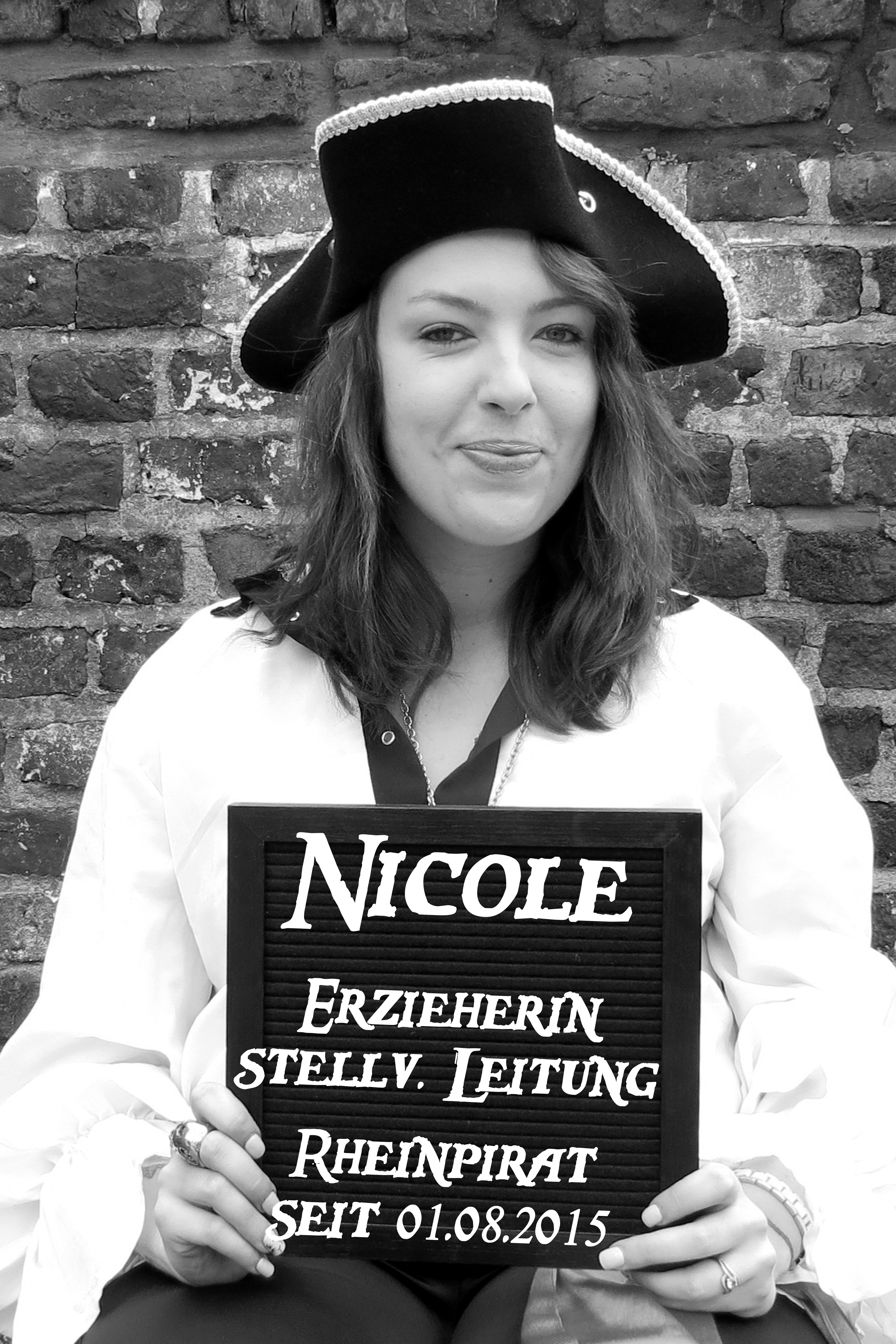 Nicole 